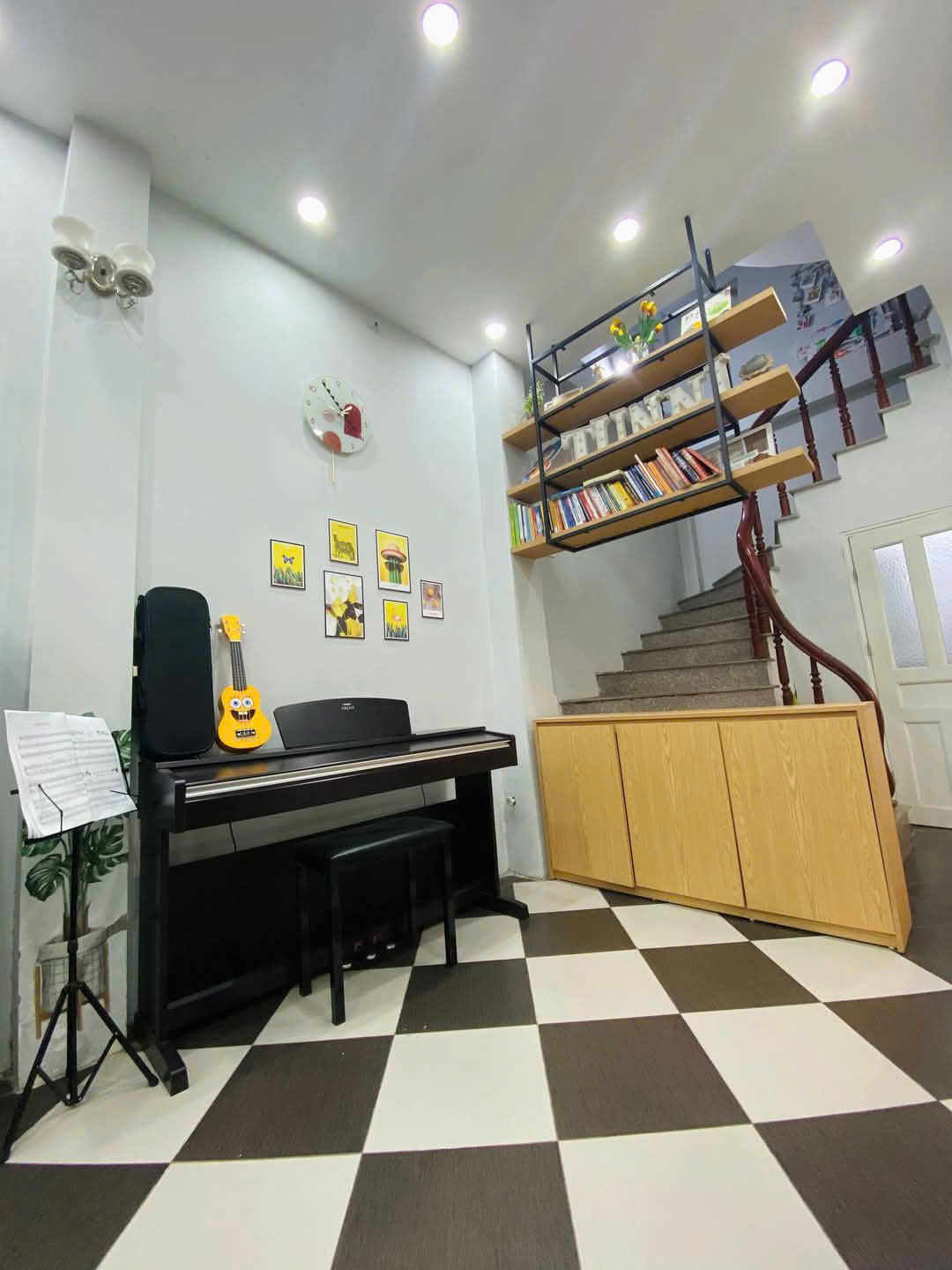 Cho thuê nhà KD onl ở GĐ ngõ 92 Phố Hoàng Mai, 4 tầng x 36m2, 2 ngủ khép kín 9 Triệu - Ảnh 1